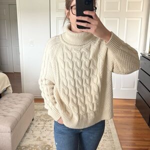 GAP Off White/ Cream Turtle Neck Sweater Size XS